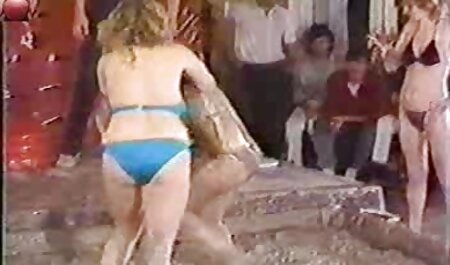 Estrella porno tetona videos porno xxx en español latino atrajo a un constructor con sus piernas