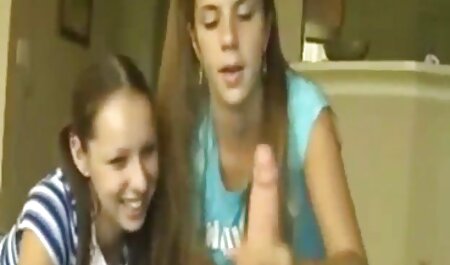 Dos bellezas lesbianas disfrutan del fisting porno gratis en español latino vaginal