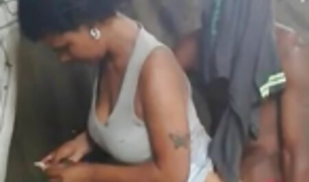 Esposa madura vestida de puta y follando con xxx videos audio latino dos negros en la cama delante de su marido